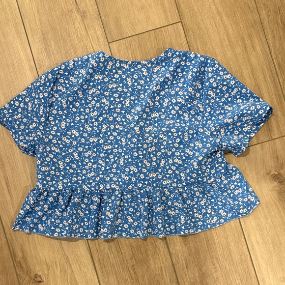NWOT Blue Floral Crop Top - Picture 3 of 3